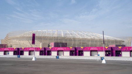 Foto de Doha, qatar-10 de octubre de 2022: Ahmad bin Ali Stadium, popularmente conocido como Al-Rayyan Stadium, es un estadio polivalente en Al Rayyan, Qatar., - Imagen libre de derechos