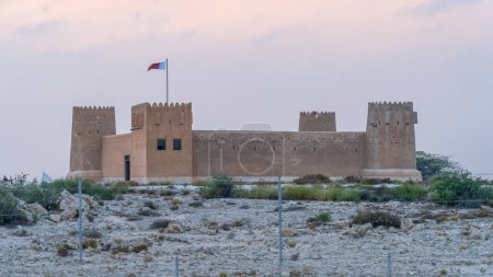 Foto de Doha, qatar- Diciembre 12,2023: Qatar iconic zubrah fort - Imagen libre de derechos