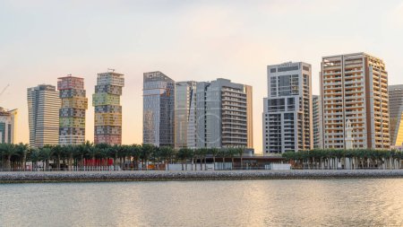 Lusail, Qatar- 10 mars 2024 : ville emblématique avec de nombreux bâtiments résidentiels en arrière-plan