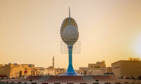 Foto de Doha, qatar- diciembre 22,2023: La nueva rotonda de perlas en la playa de Al Wakrah. Qatar, Al Wakrah playa - Imagen libre de derechos