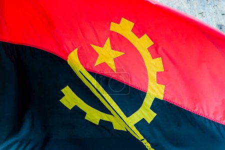 Foto de Bandera de Angola al aire libre en Rio de Janeiro Brasil. - Imagen libre de derechos
