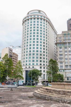 Téléchargez les photos : Francisco Serrador Building à Rio de Janeiro, Brésil - 11 septembre 2022 : Bâtiment célèbre au centre-ville de Rio de Janeiro - en image libre de droit
