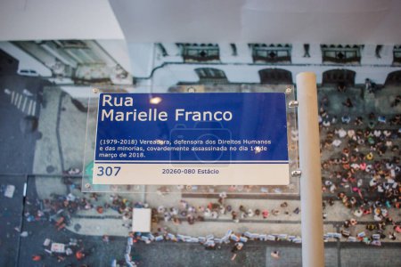 Foto de Placa de Marielle Franco en Río de Janeiro, Brasil - 23 de marzo de 2023: Placa en honor al concejal asesinado en Río de Janeiro Marielle Franco. - Imagen libre de derechos