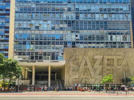Téléchargez les photos : Gazeta building on Avenida Paulista in Sao Paulo, Brésil - 5 novembre 2023 : Nous sommes dans le bâtiment Gazeta dans le centre de Sao Paulo. - en image libre de droit