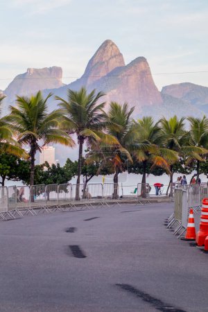 Foto de Playa de ipanema en Río de Janeiro, Brasil - 25 de junio de 2023: vista de la playa de ipanema en Río de Janeiro. - Imagen libre de derechos