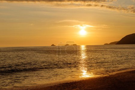 Foto de Puesta de sol en la playa de Ipanema en Río de Janeiro, Brasil
. - Imagen libre de derechos
