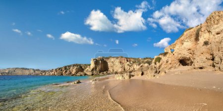Foto de Playas doradas y acantilados de arenisca cerca de Albufeira, Portugal, imagen panorámica - Imagen libre de derechos