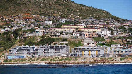 Foto de Local Sudáfrica municipio vivienda residencia área alrededor de Hout Bay colina lado paisaje de lado del océano - Imagen libre de derechos