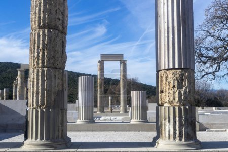 Téléchargez les photos : Vergina, Grèce - 5 janvier 2024 : Le Palais d'Aigai après 16 ans de restauration. Le palais est où Alexandre le Grand a été couronné roi des Macédoniens - en image libre de droit