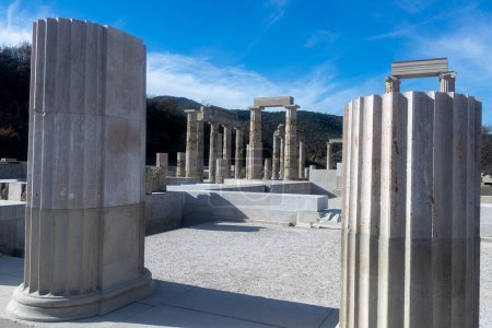 Téléchargez les photos : Vergina, Grèce - 5 janvier 2024 : Le Palais d'Aigai après 16 ans de restauration. Le palais est où Alexandre le Grand a été couronné roi des Macédoniens - en image libre de droit