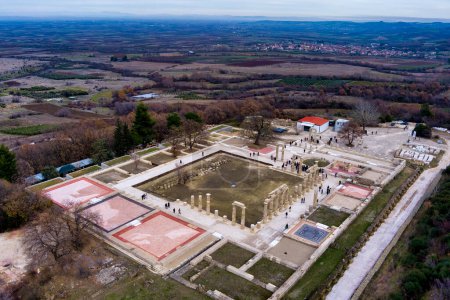 Vergina, Grèce - 5 janvier 2024 : Vue aérienne du Palais d'Aigai après 16 ans de restauration. Le palais est où Alexandre le Grand a été couronné roi des Macédoniens