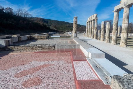 Vergina, Griechenland -5. Januar 2024: Der Palast von Aigai nach 16 Jahren Restaurierung. Im Palast wurde Alexander der Große zum König der Mazedonier gekrönt. Mosaik-Detail