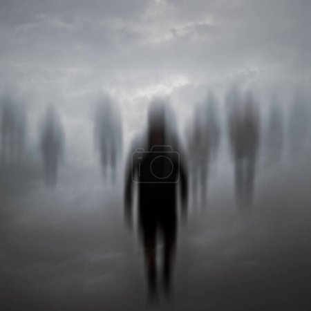Gente misteriosa borrosa caminando en un fondo extraño

