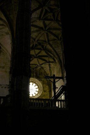 Foto de Monasterio de Jerónimos, Cristo solitario, Lisboa, Portugal - Imagen libre de derechos
