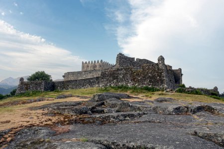 Château médiéval de Lindoso, Minho, nord du Portugal.