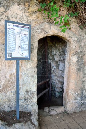 Téléchargez les photos : Les grottes de Zungri : Établissement rocheux vibo valentia calabre italie - en image libre de droit