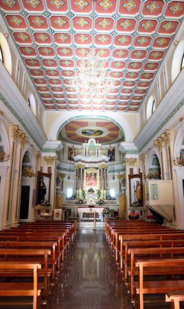 Téléchargez les photos : À l'intérieur du sanctuaire de la Madonna della neve dans le village de zungri 18 Sep 2022 Vibo Valentia Italie - en image libre de droit