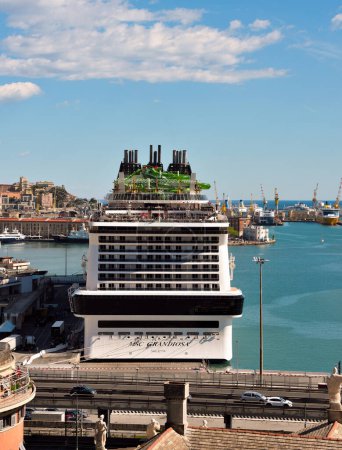 Téléchargez les photos : Le bateau de croisière MSC grandiosa dans le port de Gênes 16 avril 2023 Gênes Italie - en image libre de droit