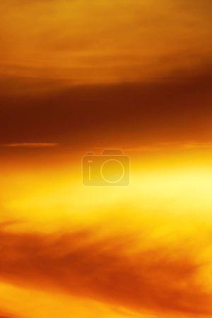 Foto de Blur focus Cielo anaranjado cielo anaranjado nube exterior naturaleza verano wallpeper textura y fondo - Imagen libre de derechos