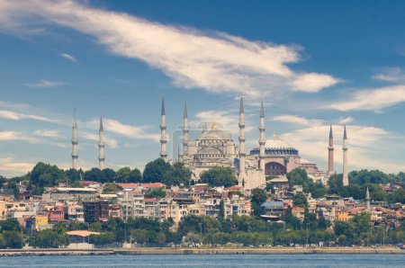 Foto de Sultanahmet And Hagia Sophia Mosques, Istanbul, Turkey (Circa 2011) - Imagen libre de derechos