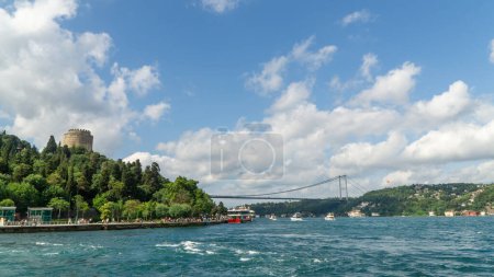 Bosporus-Blick mit FSM-Brücke und Rumeli-Festung, Istanbul, Türkei