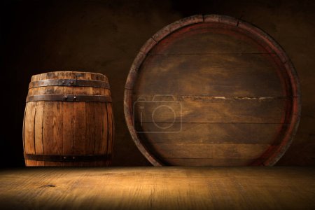 Foto de Barril de madera para vino con anillo de acero. Recorte de ruta incluido
. - Imagen libre de derechos