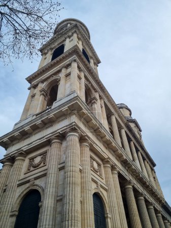 Paris, France - 13 mars 2023 : L'église Saint-Sulpice est une église catholique romaine de Paris, France.