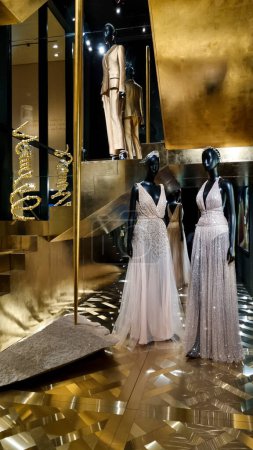 Foto de Exposición de Dior en el museo Paris Dior, París, Francia. MARZO 13 2023 - Imagen libre de derechos