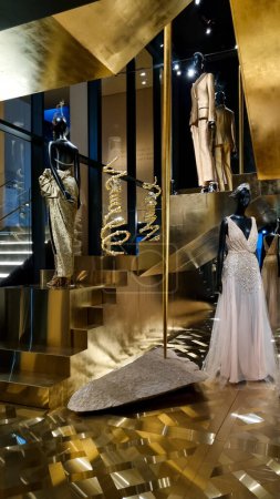 Foto de Exposición de Dior en el museo Paris Dior, París, Francia. MARZO 13 2023 - Imagen libre de derechos