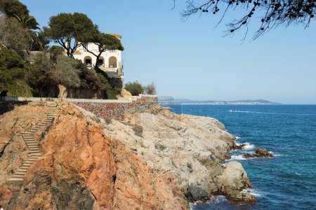 Téléchargez les photos : Célèbre piste espagnole - cami de ronda, au bord de la mer Méditerranée sur la Costa Brava, S Agaro, Catalogne, Espagne - en image libre de droit