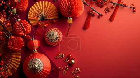 Téléchargez les photos : Lanternes chinoises, ventilateur à main et parapluie chinois sur fond avec espace de copie.2024 heureux nouveau concept de célébration de l'année chinoise avec fleur de cerisier. - en image libre de droit