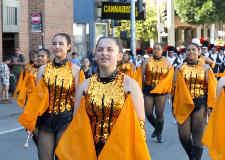 Foto de San Francisco, CA - 8 de octubre de 2023: Participantes en el 155º Desfile Anual del Patrimonio Italiano, celebrando los logros y la cultura de todos los italo-americanos. - Imagen libre de derechos