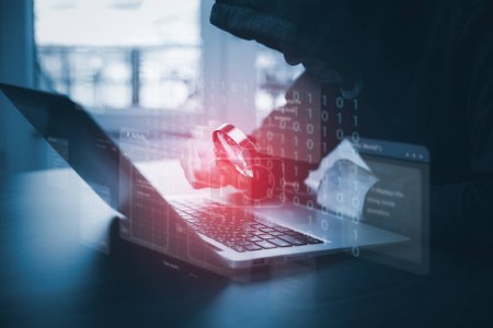 Los hackers roban información de los ordenadores.Protección de datos Internet privacidad privacidad concepto de tecnología de Internet en la pantalla virtual y la protección de datos alerta hacker después de un ataque cibernético en la red. 
