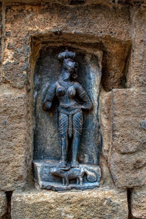 Téléchargez les photos : 07 21 2007 L'un des soixante-quatre yoginis du 9ème siècle Yogini Temple, adoré pour leur aide à la déesse Durga, Hirapur près de Bhubaneshwar Odisha Orissa Inde Asie. - en image libre de droit
