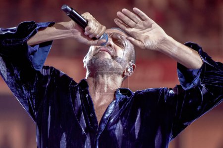Téléchargez les photos : Concert du chanteur italien Biagio Antonacci à Palalottomatica à Rome le 08.11.2022 - Crédit : Claudio Enea / SportReporter / LiveMedi - en image libre de droit