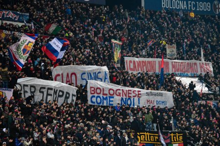 Téléchargez les photos : A tributo for Sinisa Mihajlovic from Bologna supporters before the match during italian soccer Serie A match Bologna FC vs Atalanta BC at the Renato Dall'Ara stadium in Bologna, Italy, January 09, 2023 - Credit: Gianluca Ricc - en image libre de droit