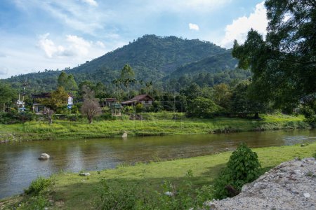 Foto de Hermoso río de montaña verde, Kiriwong Village Lansaka distrito de Nakhon Si Thammarat Tailandia - Imagen libre de derechos
