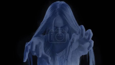 Fotografía media de una mujer brillante, figura de mujer, fantasma, poltergeist sacando sus manos hacia la cámara sobre un fondo negro. Prepárate para insertar en tu clip, anuncio. Horror, paranormal.