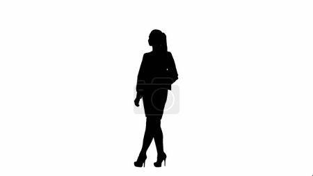 Téléchargez les photos : Femme d'affaires moderne. Silhouette noire de fille de bureau sur fond blanc isolé. Femme en jupe et chemisier à talons hauts. Demi-tour - en image libre de droit