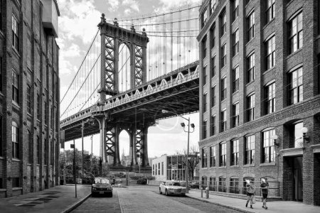 Téléchargez les photos : Brooklyn Bridge à partir de Washington street - en image libre de droit