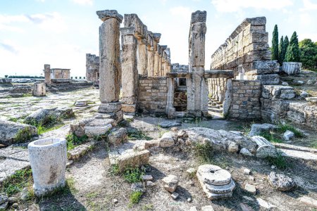 Téléchargez les photos : Ruines romaines de Hieropolis-Pamukkale. Turquie - en image libre de droit