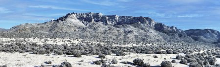 Foto de Las Montañas Sandia en el Bosque Nacional de Cibola vistas desde Rio Rancho, Albuquerque, Nuevo México, EE.UU. - Imagen libre de derechos