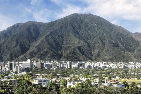 Foto de Vista de Caracas y la colina de Ávila - Imagen libre de derechos