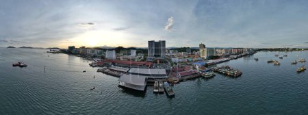 Kota Kinabalu, Malaysia 30. Mai 2024: Die Hafengegend von Kota Kinabalu Stadtzentrum