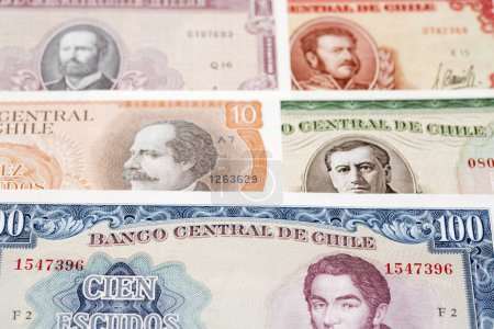 Foto de Dinero chileno antiguo escudo un fondo de negocios - Imagen libre de derechos