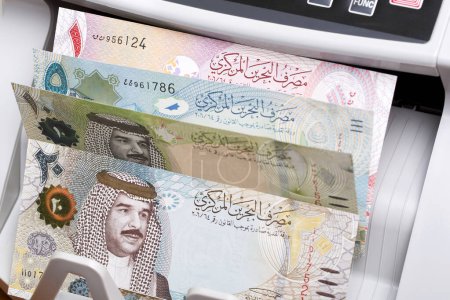 Bahraini dinar in a counting machine