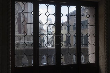 Foto de Vista panorámica desde una ventana del Salón de la Razón, un palacio medieval donde en la antigüedad se juzgaba a acusados de varios crímenes. Padua Italia - Imagen libre de derechos