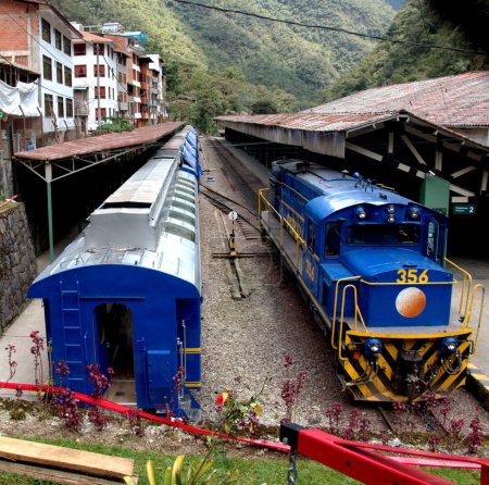 Foto de Estación de ferrocarril en Aguas Calientes, Perú, en la ruta a Machu Picchu cuando viene de Cusco - Imagen libre de derechos