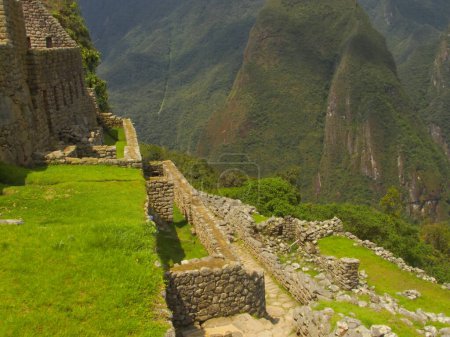 Foto de Vista del valle desde las ruinas de Machu Picchu - Imagen libre de derechos