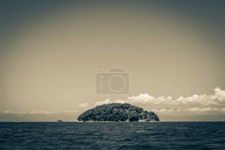 Foto de Panorama de islas tropicales Ilha Grande en Angra dos Reis, Rio de Janeiro, Brasil. - Imagen libre de derechos